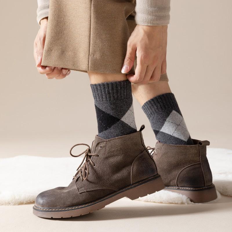 Winter Velvet Thickened Terry Socks: Warm, Breathable, Colorful Mid-Tube for Men and Women