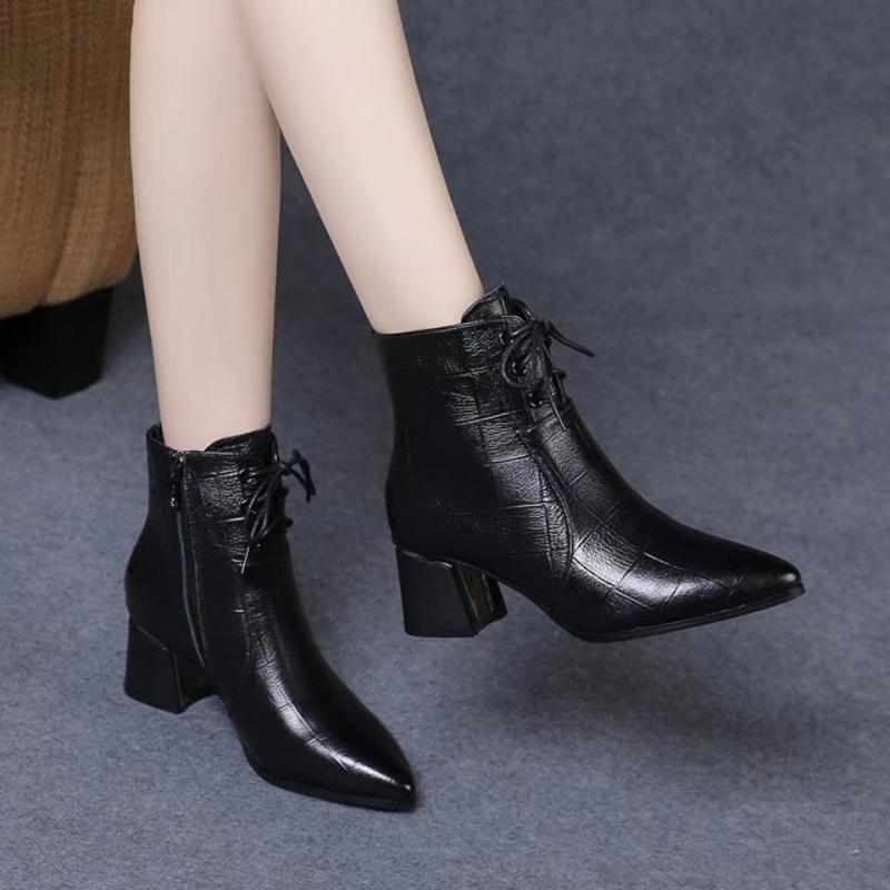 New Thick Heel Pointed Middle Heel Short Boots Winter Boots Single Boots Velvet Warm Boots Large Size