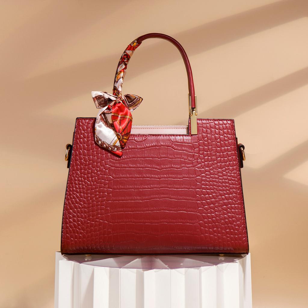 Elegant Middle-aged Mother's Bag 2024 New Fashion Crocodile Pattern Handbag Crossbody Bag Bride's Red Wedding Bag for Women