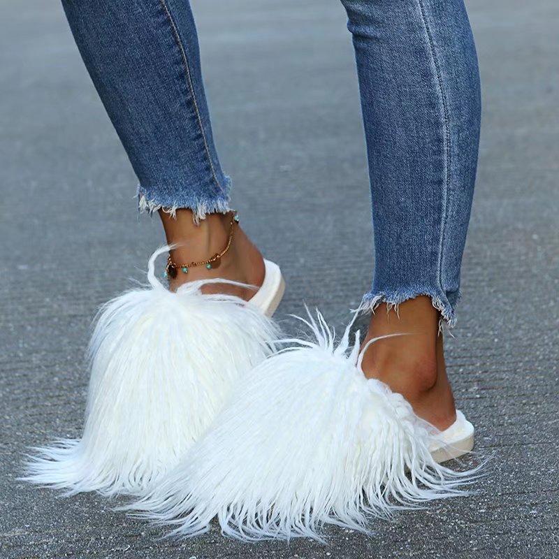 Fashion Brand Design Long Plush Slippers Mules Women 2025 Autumn Round Toe Soft Thick Bottom Slides Fashion Faux Fur Outdoor Slippers