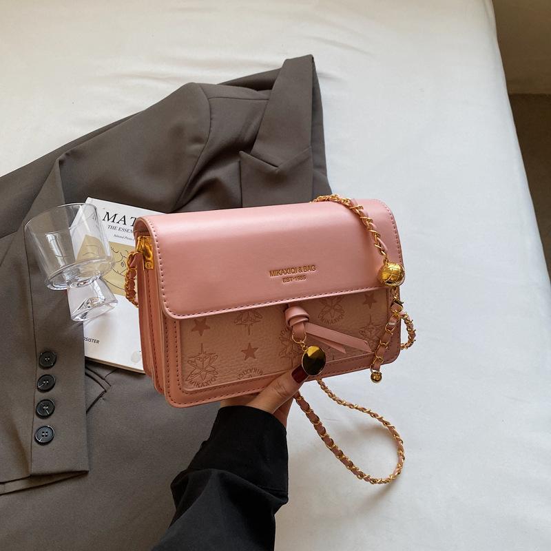 

Премиальная летняя универсальная маленькая квадратная сумка 2025 новая модная сумка на плечо с цепочкой женская сумка корейская версия иностранный стиль сумка-мессенджер сумка розовый