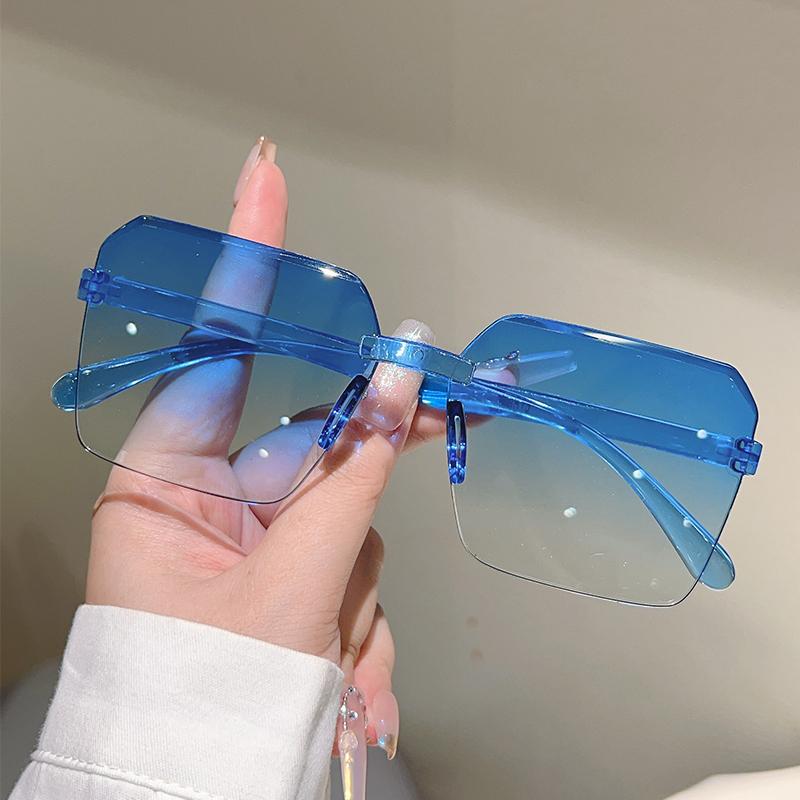 Square Sunglasses Men New Fashion Vintage Gradient Outdoor Casual Shades Women Trendy Multi-color Decor Sun Glasses