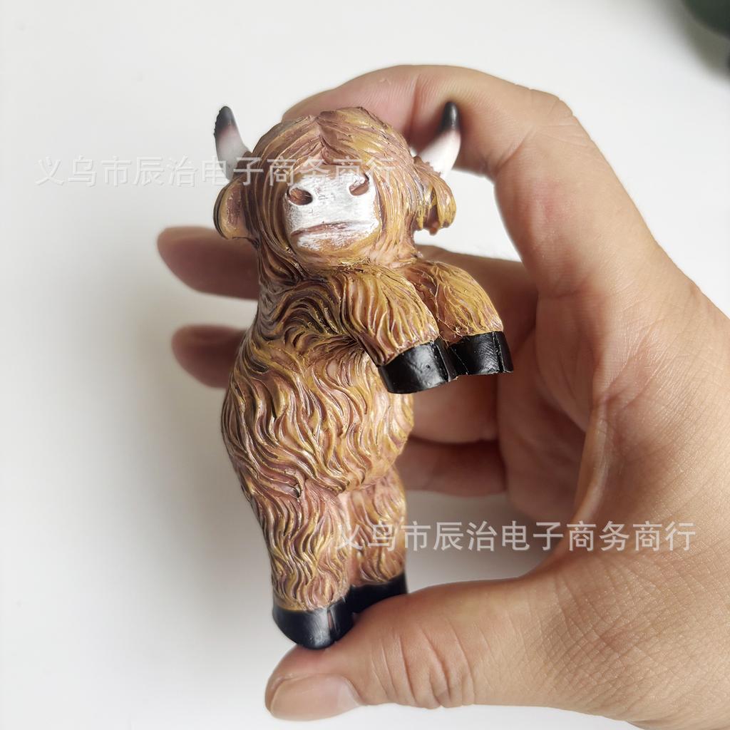 New creative resin highland cow statue pendant home wall decoration highland cow flower pot pendant