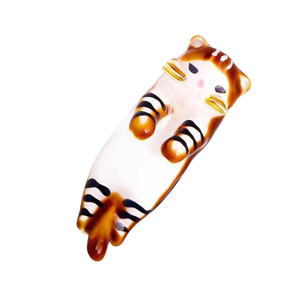 Handcrafted Grey Cat Brooch Lightweight Alloy Pin With Secure Lock For Casual Wear Artistic Design