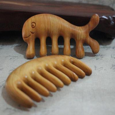 Klippen-Zypressenholz geschnitzter Kopfmassagekamm - Antiker Stil Valentinstagsgeschenk Ornament