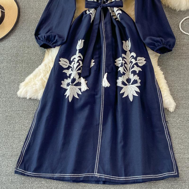 RUGOD Abito lungo da viaggio in stile etnico con ricamo girocollo con maniche a lanterna, abito stile bohémien retrò ampio scampanato femminile