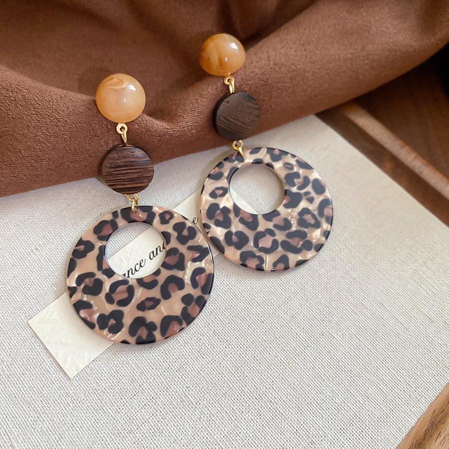French retro autumn and winter geometric leopard print earrings stud earrings personalized earrings design sense niche