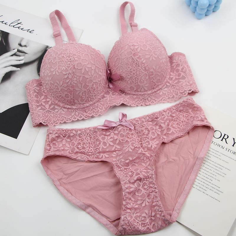 Sexy Luxurious High-end Western-style Lingerie Set Featuring A Fashionable Push-up Lace Bra and Skin-friendly Breathable Panties