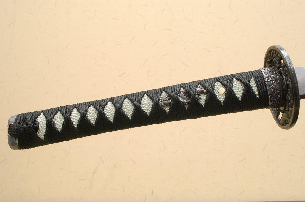 Miecz imitujący Shinobiya, pochwa Kuroishime, duży miecz, certyfikat imitacji miecza (Miecz, Pochwa, Tkanina, Zestaw)