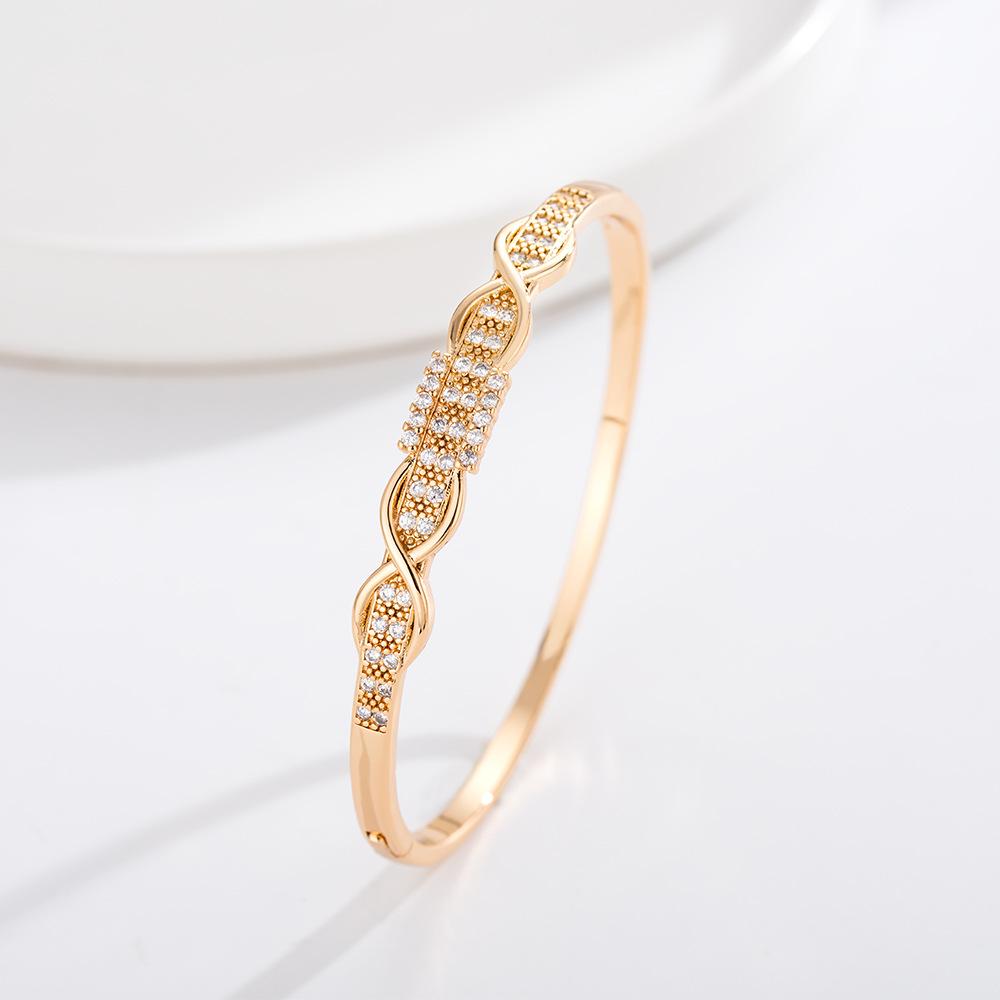 French Temperament, Exquisite Cross-over Women's Light Luxury, High-end and Exquisite Niche Hand Jewelry Bracelet