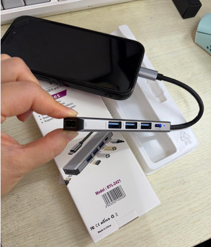USB-C Docking Hub: 4K Screen Casting & One-Key Sleep Expansion Dock