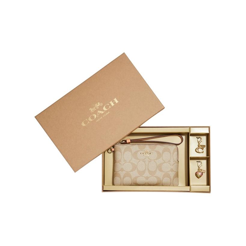 Coach Boxed 16 Classic Monogram Zip Gift Set Coated Canvas With Leather Wristlet Clutch Women Clutch Khaki C8726-IMTYF Basic Set (Bag+Dust Bag)