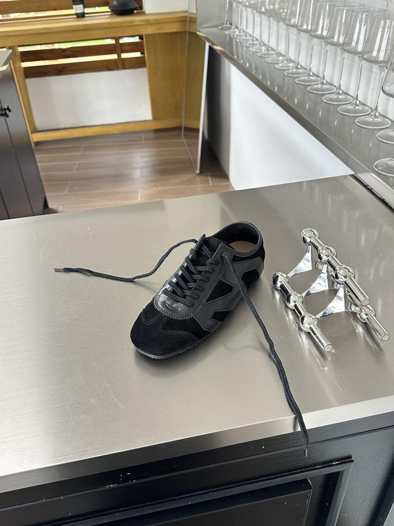 2025 new retro round head color matching flat-soled casual sports board shoes college versatile lace-up thick-soled German training shoes women