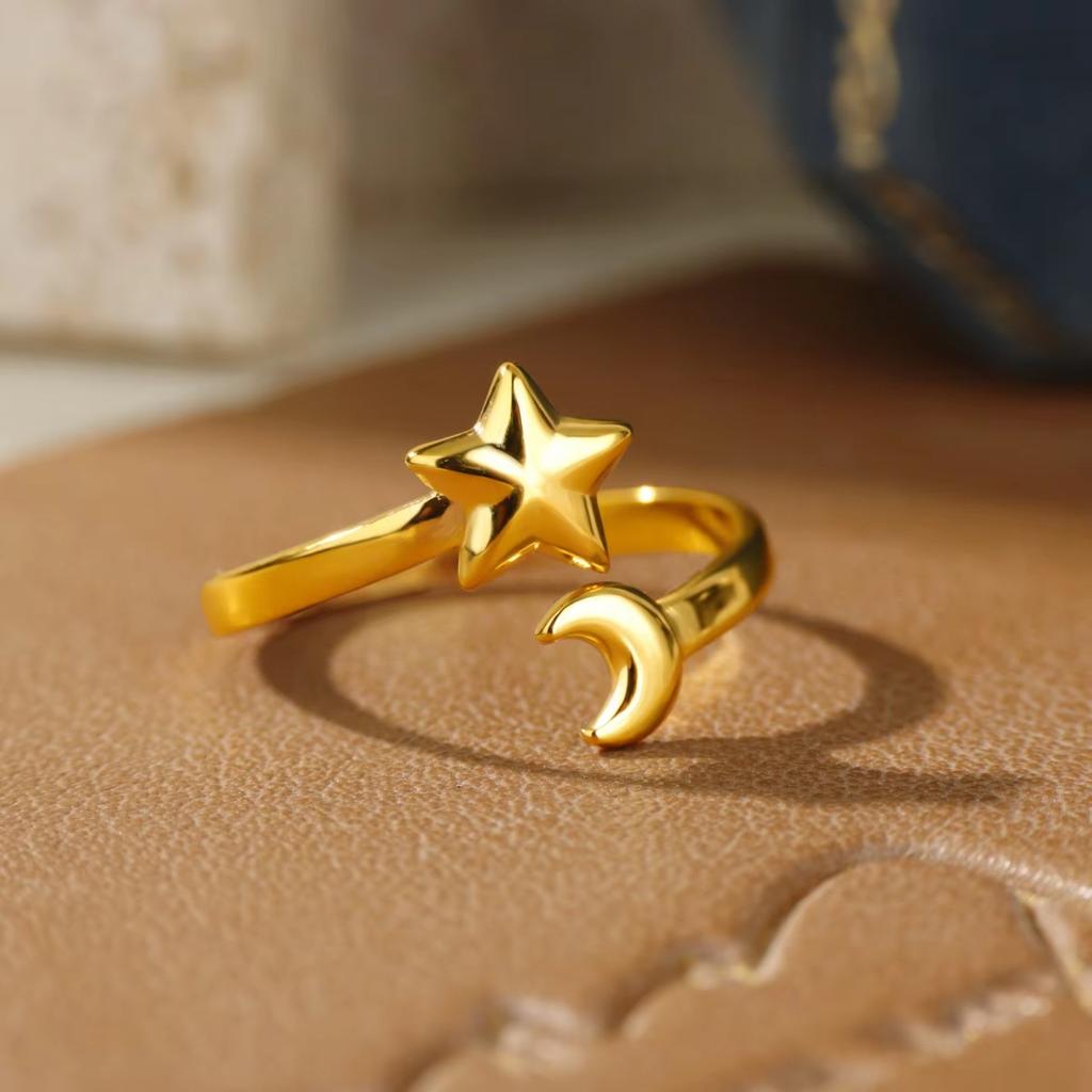 Stainless Steel Gold-plated Geometric Star Flower Ring High-end Sense Niche Ring Titanium Steel Hand Jewelry Women