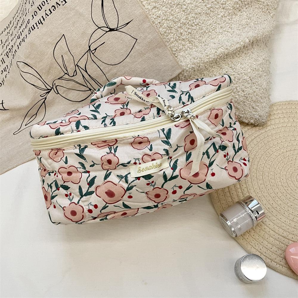 New Portable Travel Bag, Large-capacity Toilet Bag, Women's Lipstick Storage, Skin Care Product Storage Bag, Cosmetic Bag.
