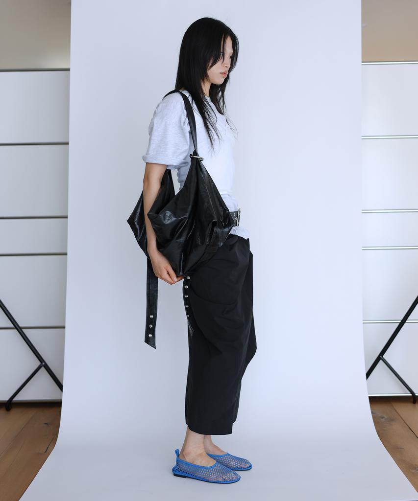 Teensy Hollow Drape Belted Hobo Bag (Black)