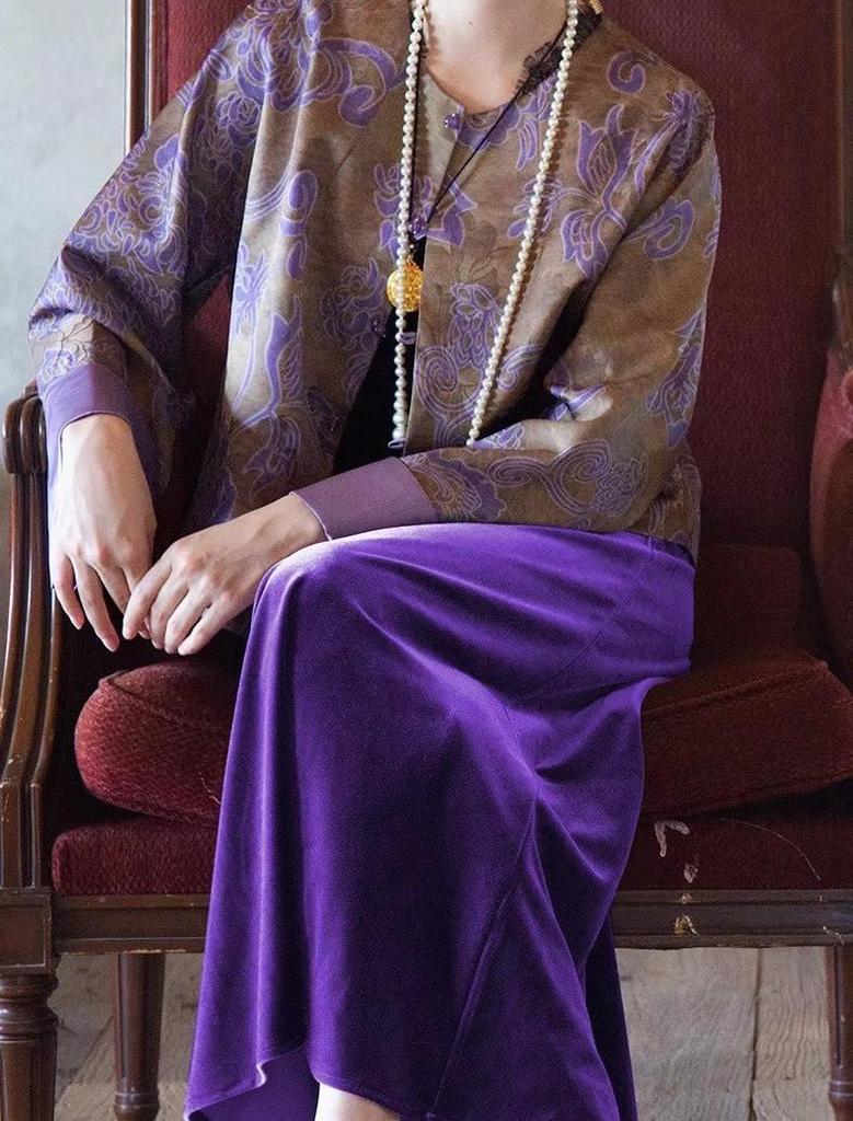 Elegant Fishtail Skirt: Velvet, Warm, Age-Reducing, Versatile