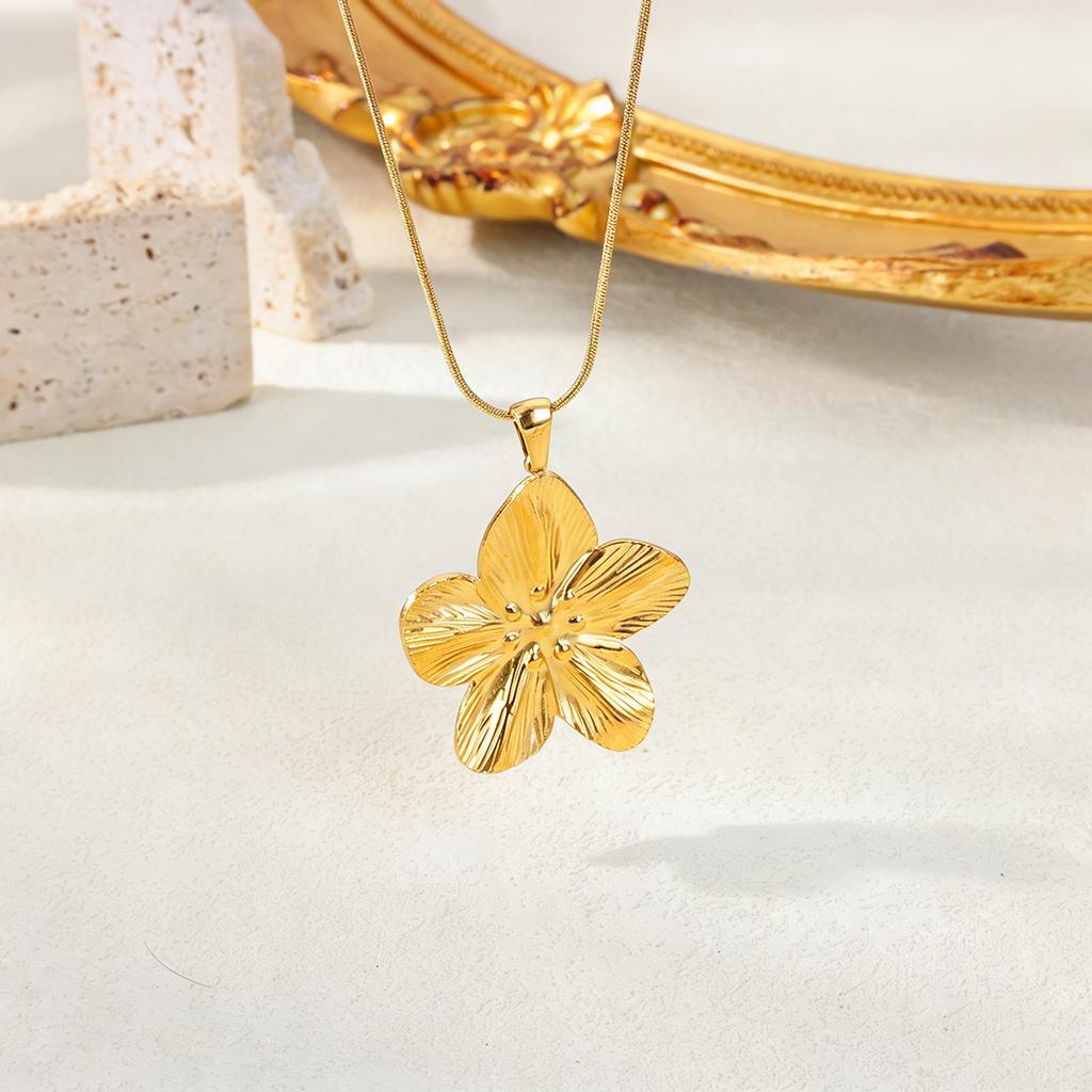 Stainless Steel Geometric Necklace For Women Fashion Sun Sunflower Pendant Clavicle Chain Aesthetic Jewelry Accessories Femme