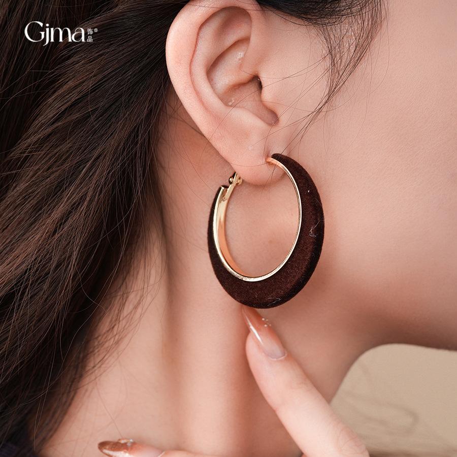 Silver needle Hong Kong style retro flocking round leopard print earrings earrings personalized autumn and winter earrings women