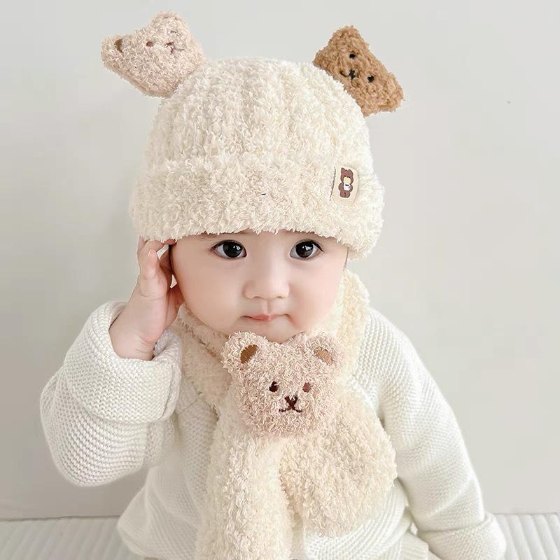 2er Set Winter Baby Mützen und Schal Niedlicher Bär Verdickte Warme Mützen für Jungen und Mädchen Winddichtes Fleece Kinder Baby Beanie