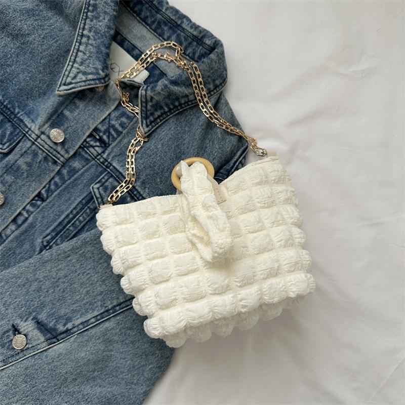 Small Fresh Bubble Bag 2025 Summer New Soft Checkered Armpit Bag Popular Fashion Simple Solid Color Handbag