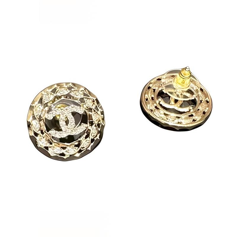 

CHANEL [24B New Product] Inlaid Round Crystal Earrings Women s Gold золотий