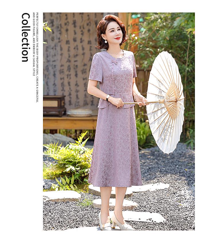 Elegancka letnia sukienka w stylu chińskim na rok 2025 dla kobiet w średnim wieku: Wyszczuplający, Modny, Design o średniej długości