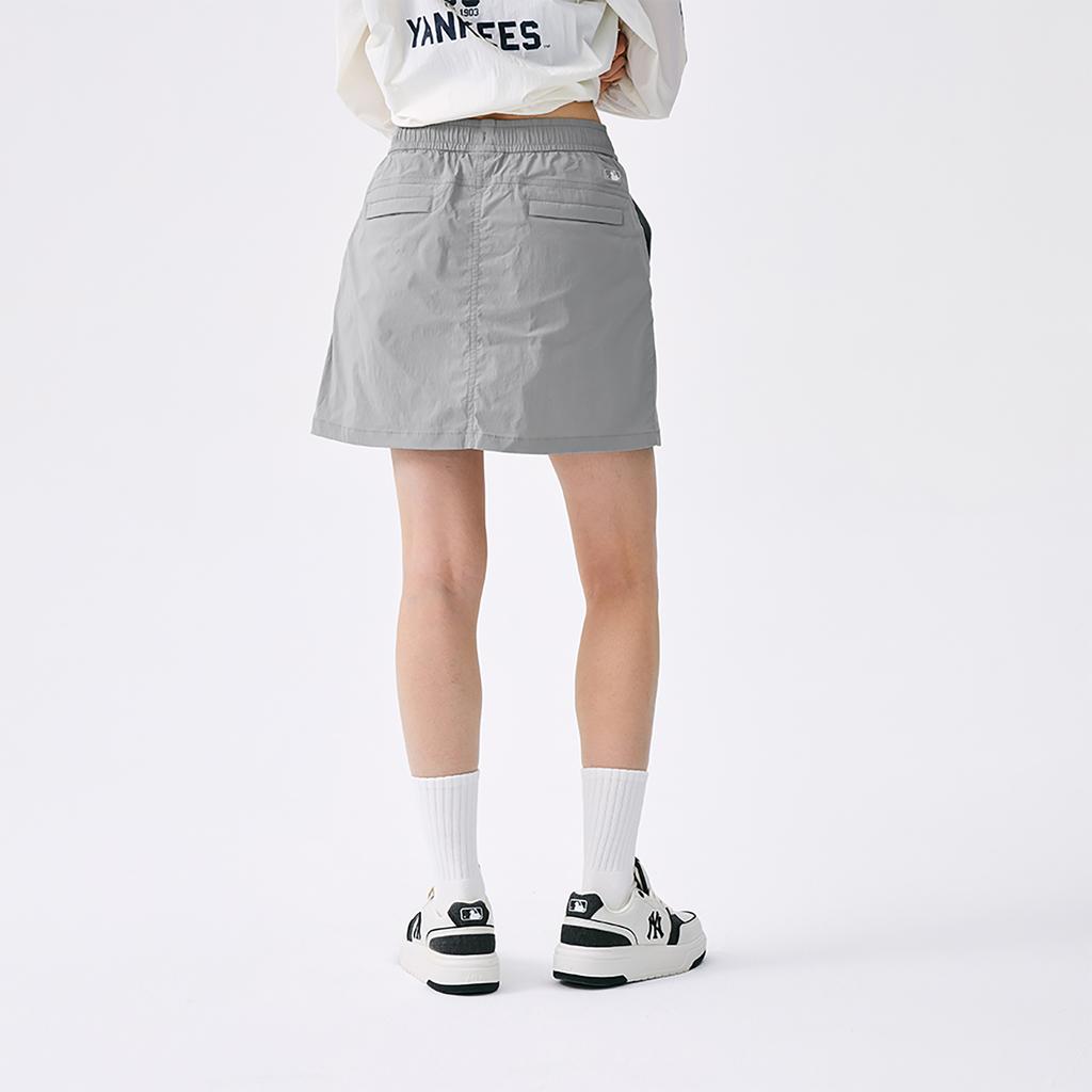New MLB New York Yankees Basic Collection SS25 Casual Short Skirts Women's Light Gray 3FSKB0753-50GRL