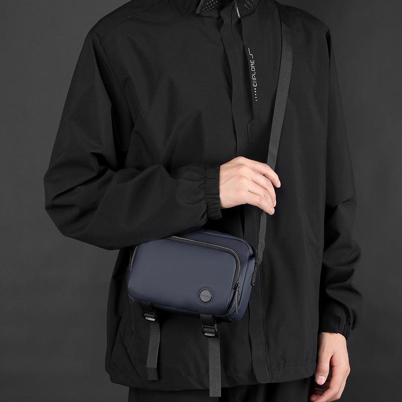 2024 Funktionelle Messenger Bag für Herren - Trendy, einfarbig, leicht, lässige Umhängetasche für den Weg zur Arbeit