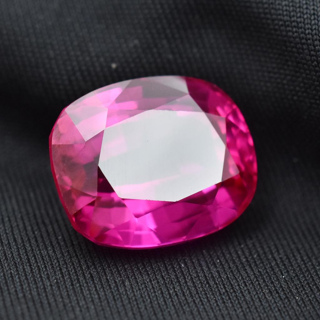 Polštářový výbrus Přírodní růžový rubín 23,10 ct CERTIFIKOVANÝ Velikost prstenu Volný drahokam