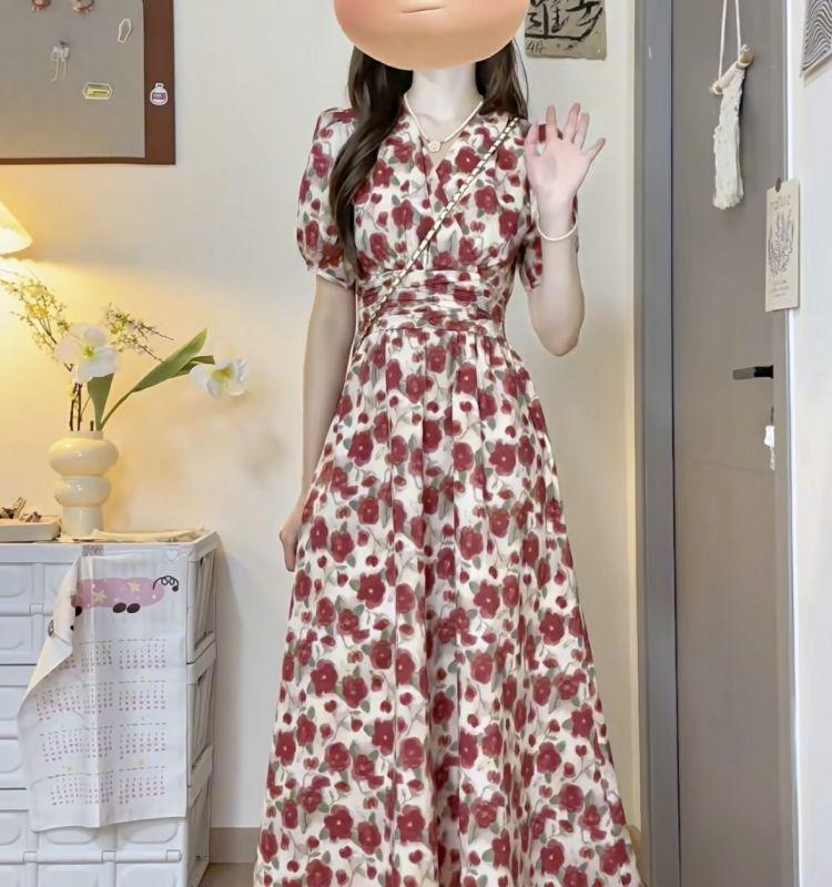 2026 Plus Size French V-neck High-waisted Print Dress - Elegant Slimming Summer Style for Women