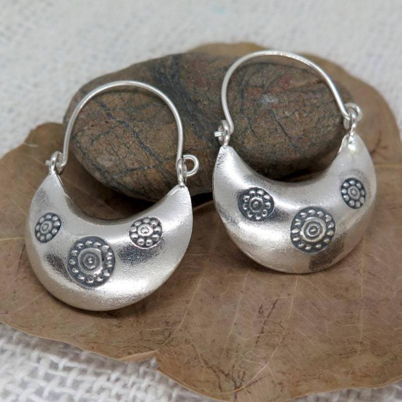 

Винтажные серьги-кольца с геометрическим узором медного цвета для женщин, этнические металлические резные круглые спиральные серьги, ювелирные изделия