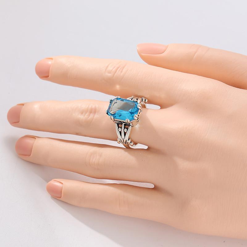 Luxury Charm Vintage Rectangle Blue Synthetic Zirconia Wedding Ring for Women Elegant Classic Banquet Silvery Jewelry Accessory