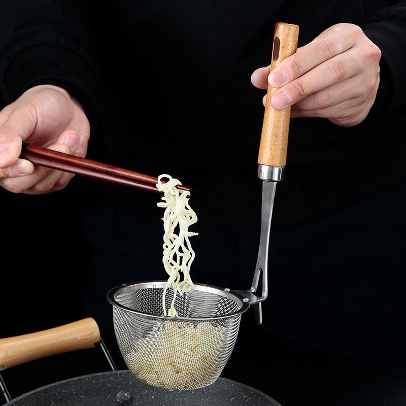 Stainless Steel Hot Pot Colander Noodle Deep Drainer Frying Basket Sink Strainer With Wood Handle For French Cooking Spoon