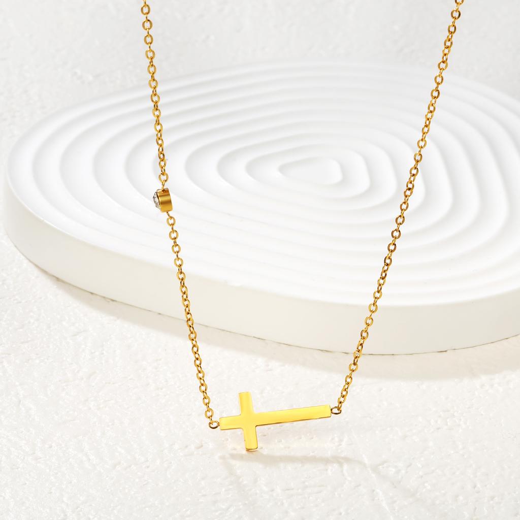 Minimalist Cross Pendant Necklace, Lightweight Luxury Choker, Elegant and High-end Stainless Steel Accessory for Women