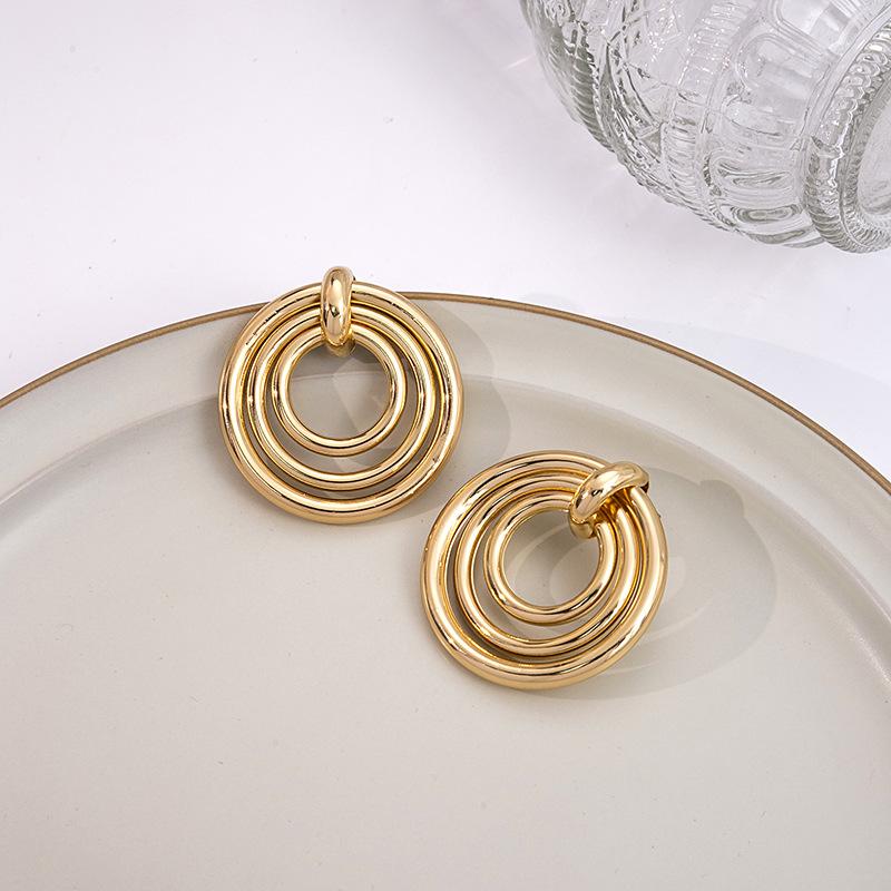 Mehrfach-Ring-Runde Ohrstecker, Einfache Metall-Geometrische Ohrringe, Hochwertige Hohlring-Ohrringe für Damen