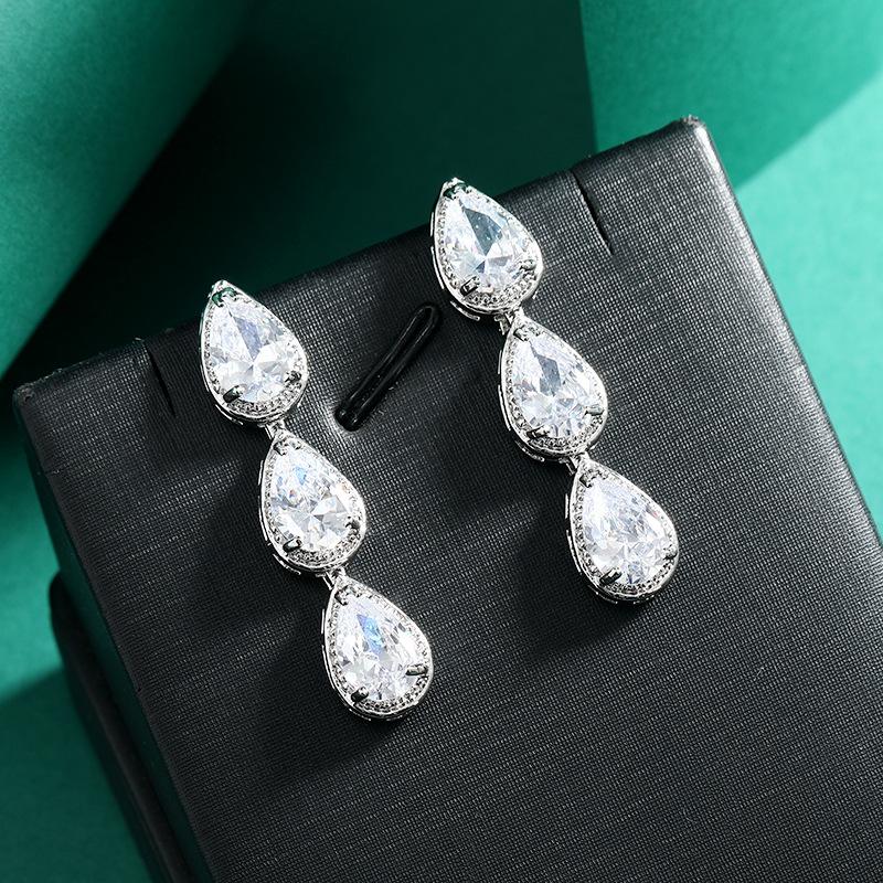 Niche Design Zircon Water Drop Fringed Stud Earrings Women's High-end Temperament Crystal Long Earrings, High-end Simple Earrings