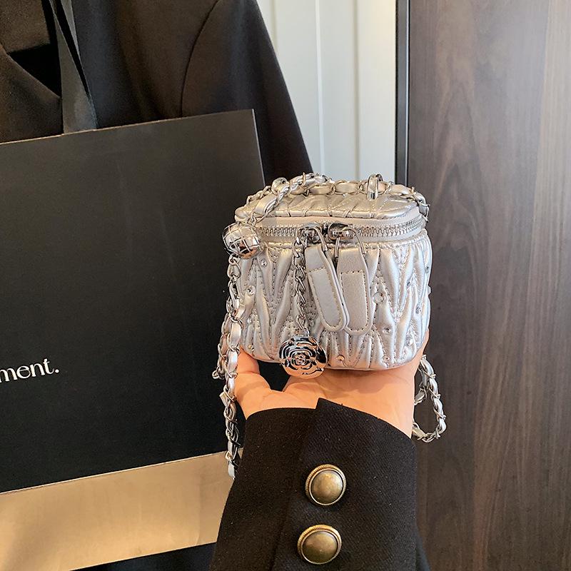 Mini kwadratowa torebka na łańcuszku: Luksusowa czerwona torebka crossbody z haftem i cyrkoniami, wszechstronna dla kobiet i dzieci, styl koreański.