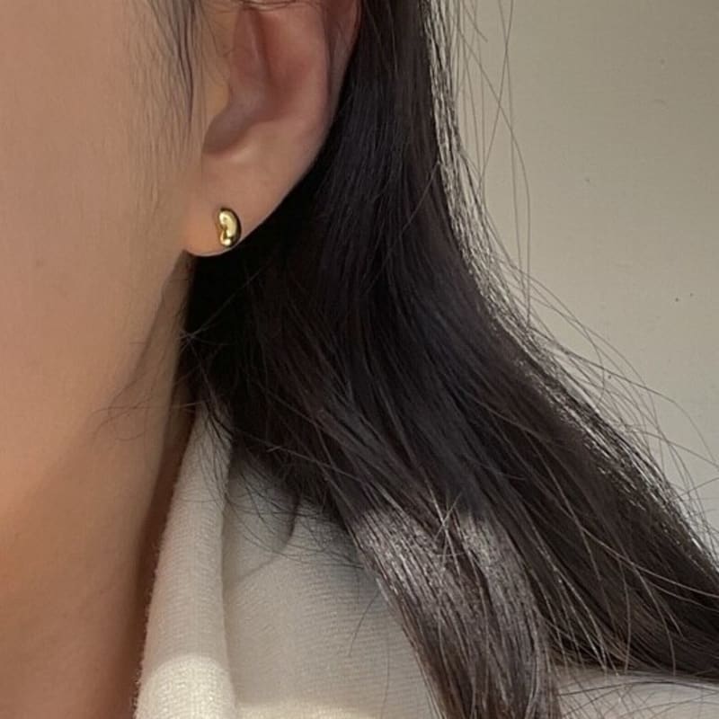 THE BORING Soy Bean Gold Earrings
