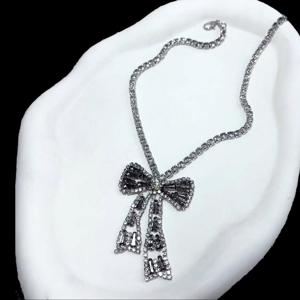 Korean Bow Necklace Ins Full Diamond Tassel Temperament Light Luxury Rhinestone Simple Neck Chain Collarbone Chain Fashion Jewelry