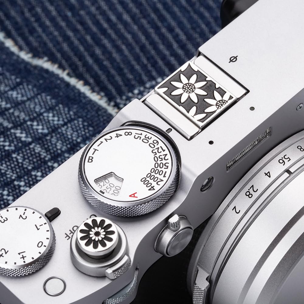 Chrysanthemum Pattern Camera Protective Hot Shoe Cover with Soft Release Button for Fujifilm Alloy Combination X100V/X100VI/X-T30/X-PRO2/X-PRO1