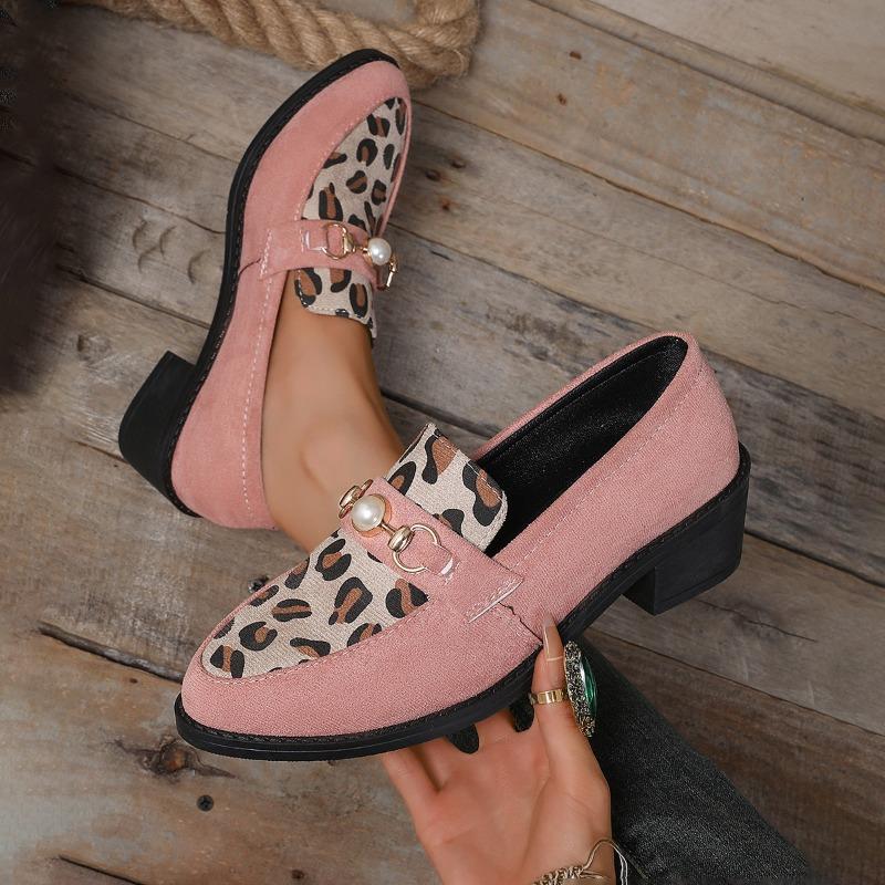 Fashion Women Pumps 2025 Spring Autumn New Pearl Square Heel Loafers for Woman Plus Size Retro Suede Pointed Commuter Slip-On Shoes