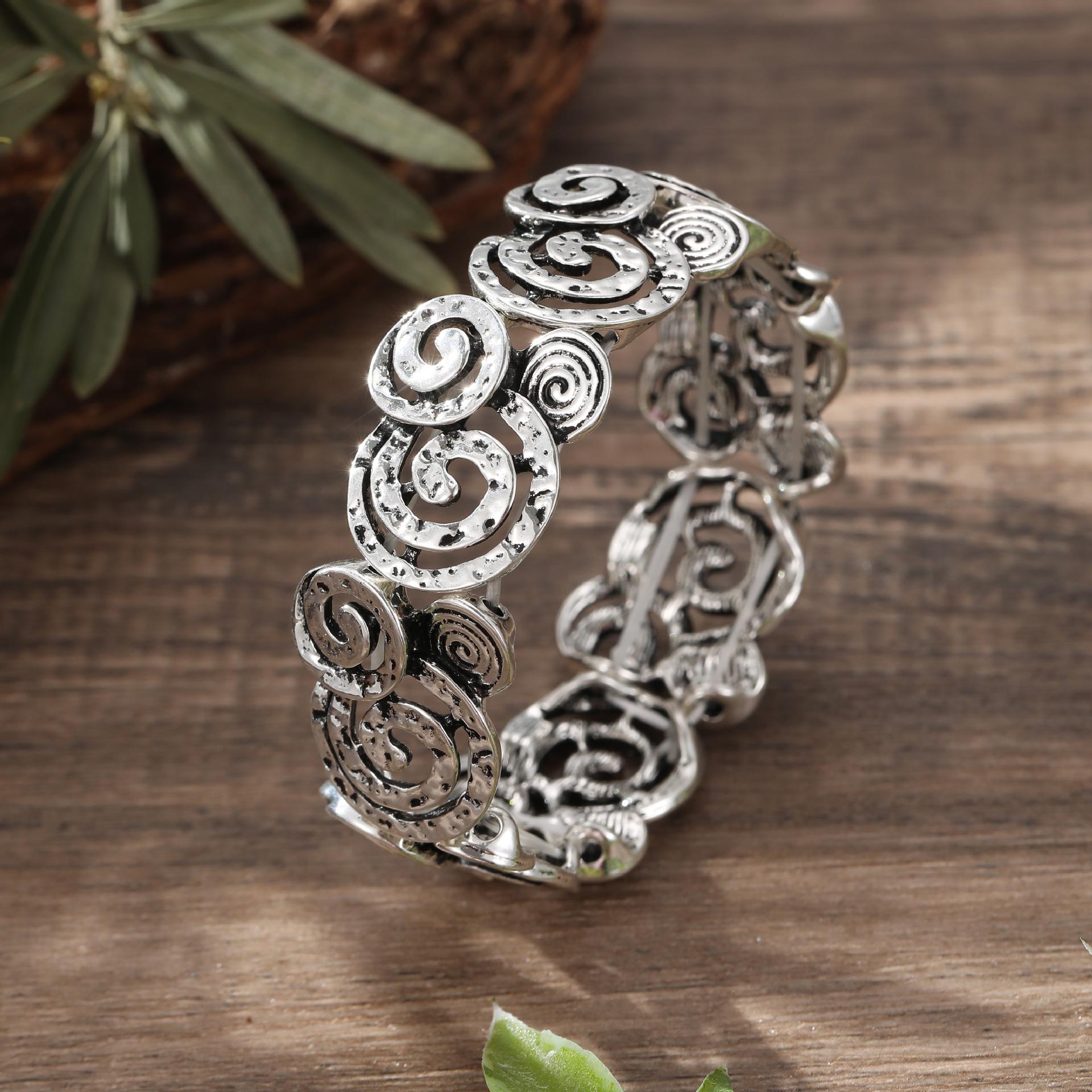 

Новий ретро набір намисто-браслет з квіткою раковини для жінок, перебільшений ретро стиль, металеве намисто з раковиною