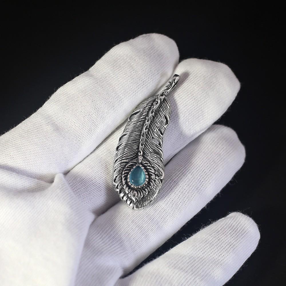 

Takahashi Retro Feather Pendant: Elegant High-End Design in Thai Silver, Unisex