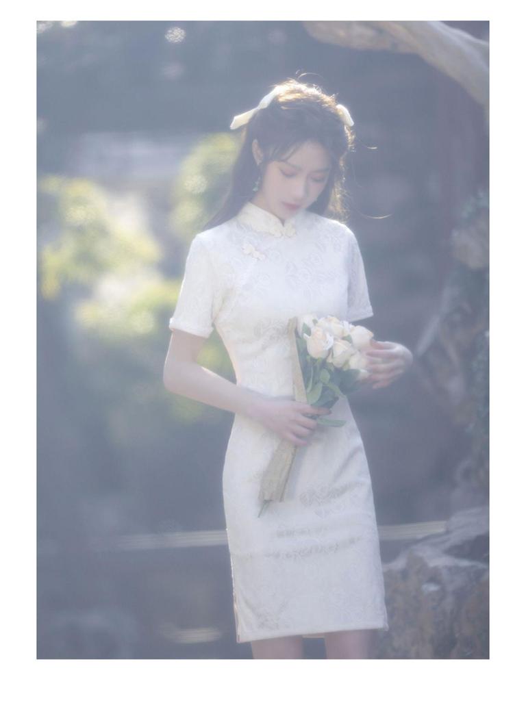 Petite White Retro Cheongsam 2025: Autumn High-End Short Dress for Girls
