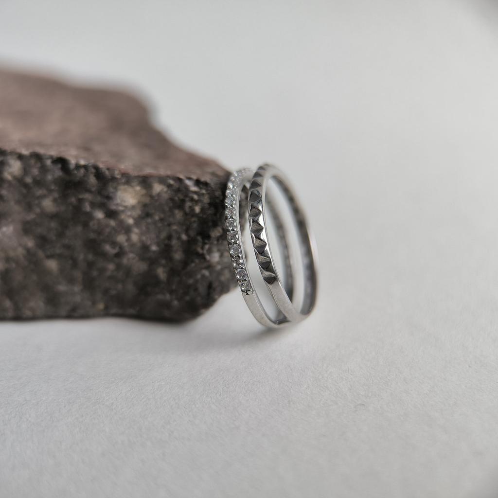 Серебряное кольцо с фианитами 0.29ct, вес изделия 1,83 гр (2197713)