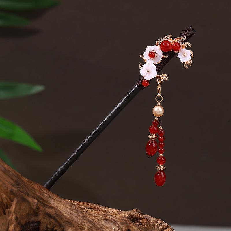 Vintage-Style Ebony Imitation Hairpin with Tassels and Wooden Step-Shaking Design for Hanfu and Ancient Costume Accessories