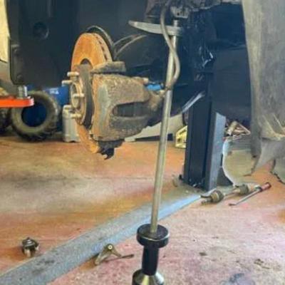 28GC Universal CV Axles Ball Joint Puller with Ergonomic Handle Efficient Car Repair Tool Carbon Steel CV Joint Puller for Car
