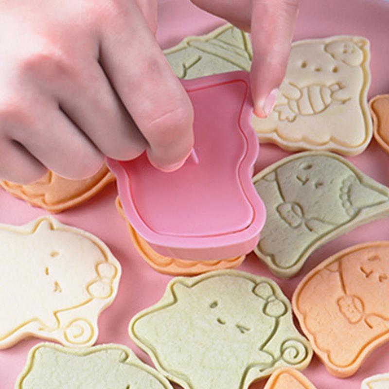 8Pieces Cookie Molds Halloween Biscuit Cutter Ghostly Shape Cookie Molds Baking Tool Suitable for Familys Gatherings