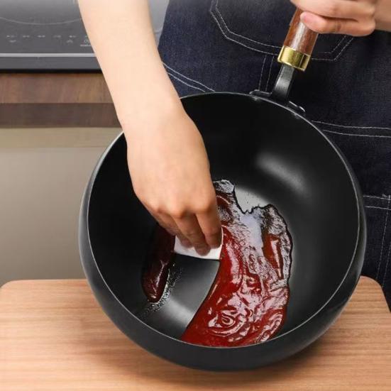 Traditional Wok Hammered Iron Pan with Non-Stick Coating Wooden Handle Frying Pan